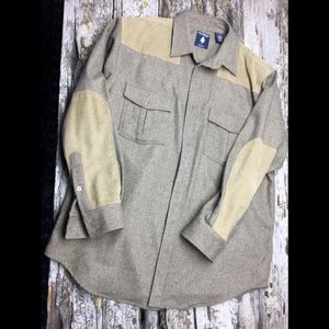 Roundtree & Yorke men’s large wool and corduroy button up shirt